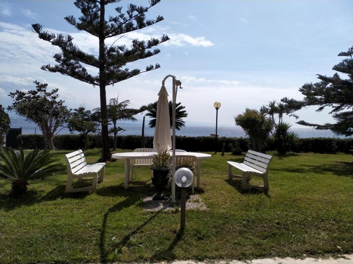 Villa Sullo Stretto Sant'Agata  Ruang foto