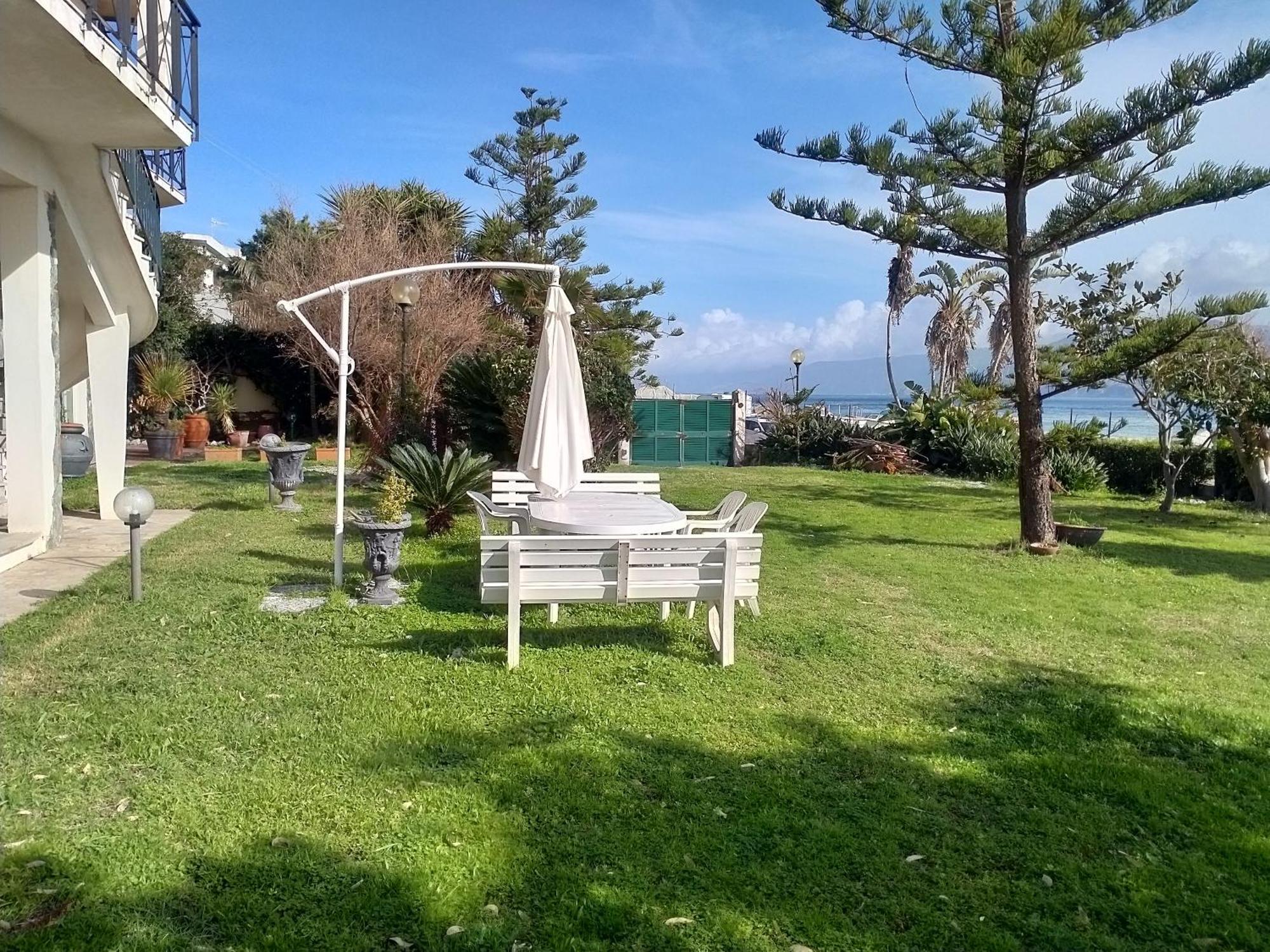 Villa Sullo Stretto Sant'Agata  Ruang foto